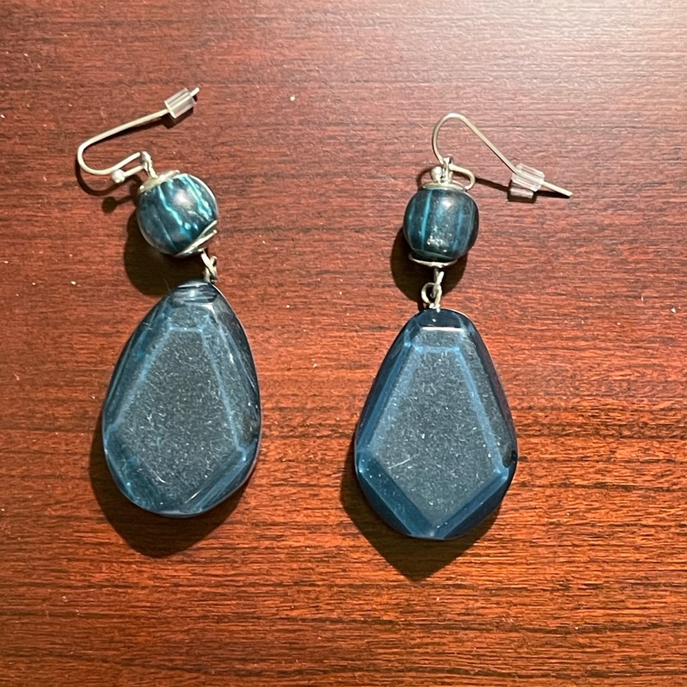 🤑🤑🤑 5 FOR $35 🤑🤑🤑 Green Stone Dangle Earrings